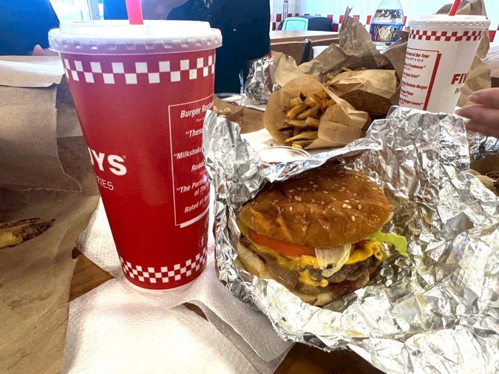 ファイブガイズのハンバーガー