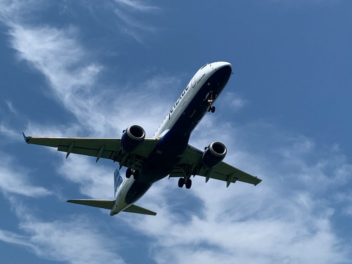 Best Park to Watch Airplanes in DC/Virginia – Family-Friendly Spot