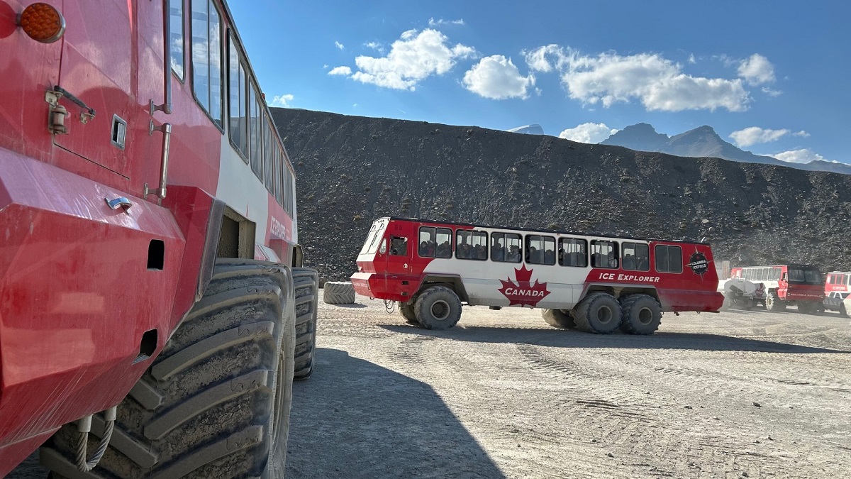 コロンビア大氷原ツアー｜レンタカーで行ける？雪上車・スカイウォーク体験