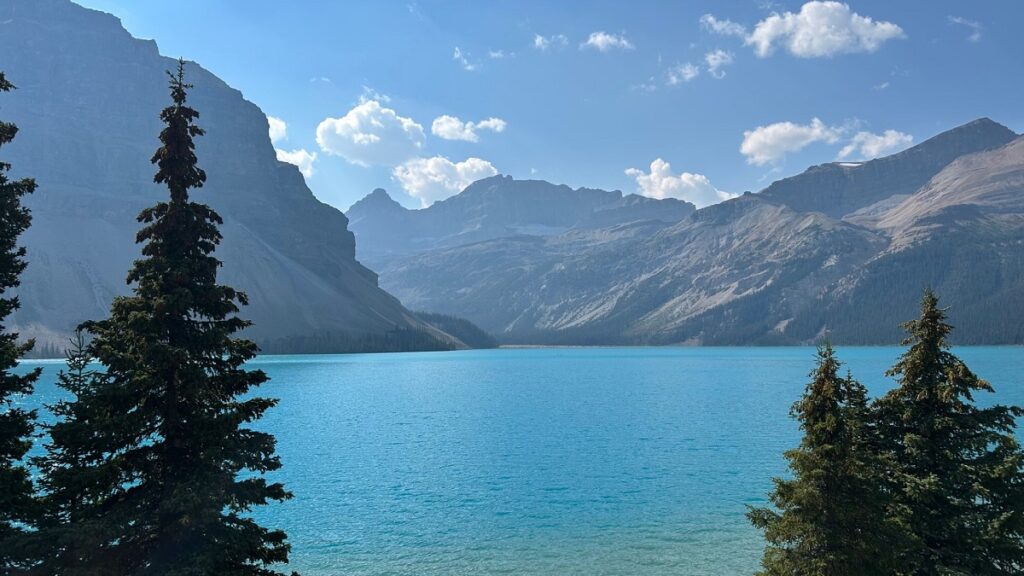 ボウ湖｜駐車スポットからすぐ絶景